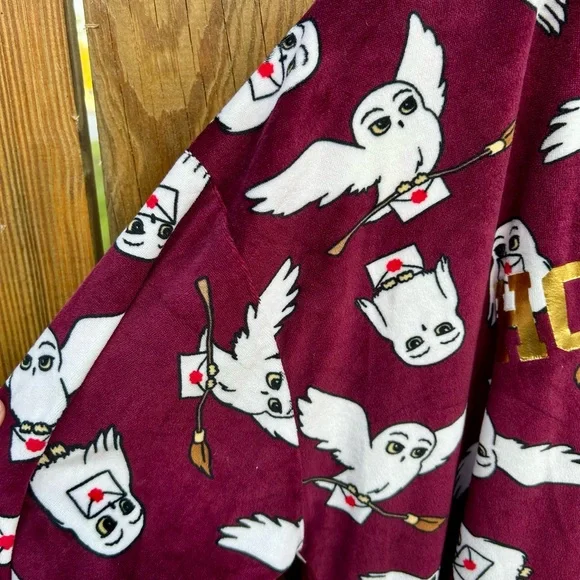 Harry Potter Gold Hogwarts Owl Sleep Wear Pajama PJ Top Super Soft Sz. Large - Picture 4 of 6
